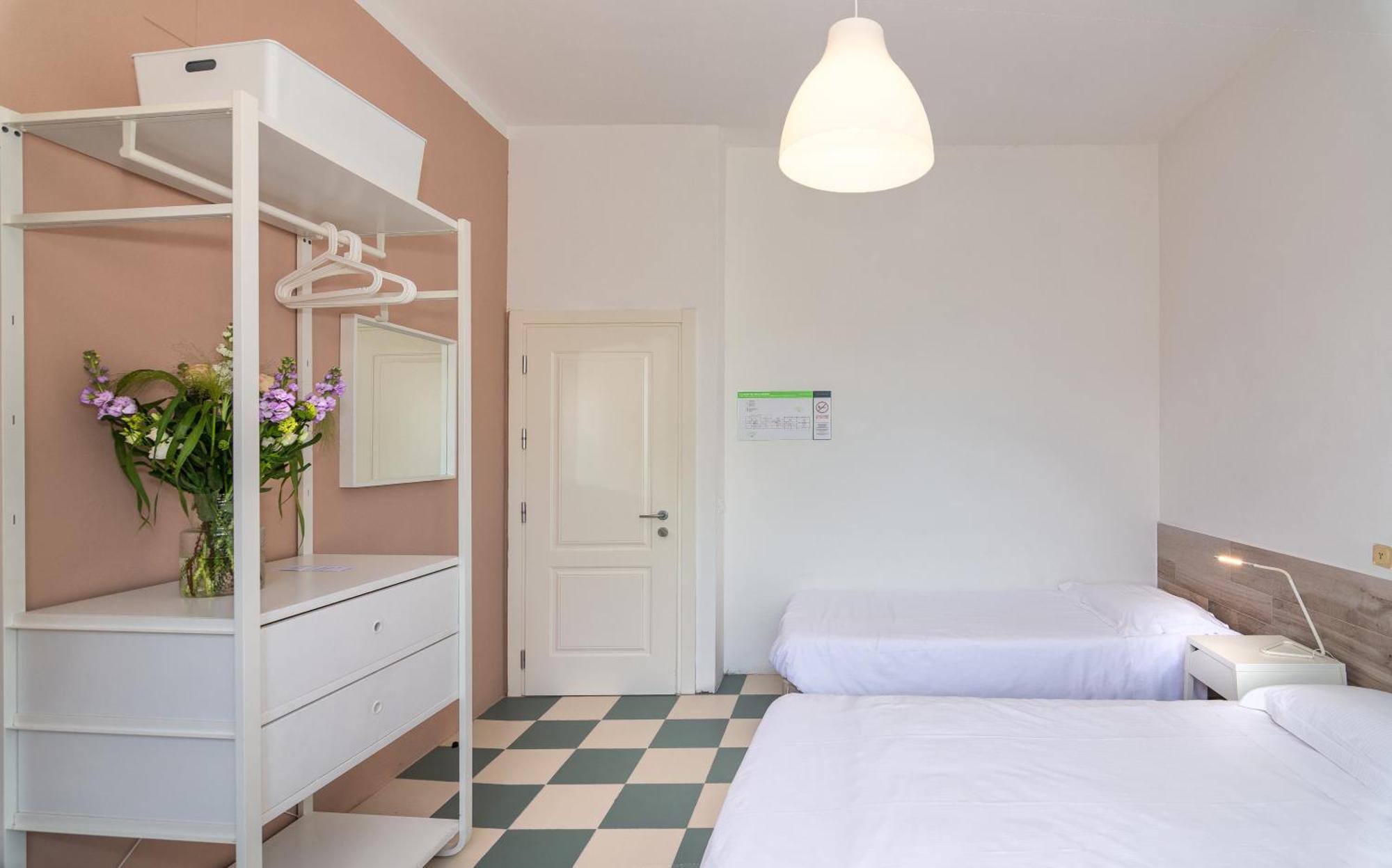 Hotel Happy Марина-ді-П'єтразанта Екстер'єр фото