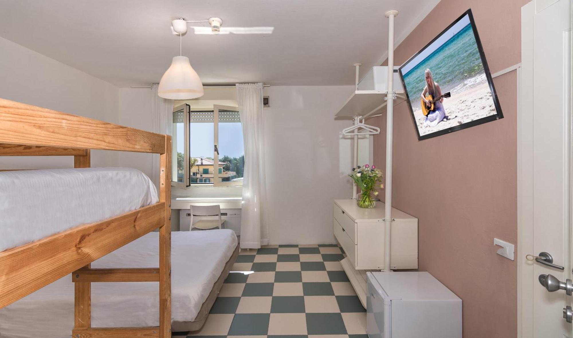 Hotel Happy Марина-ді-П'єтразанта Екстер'єр фото