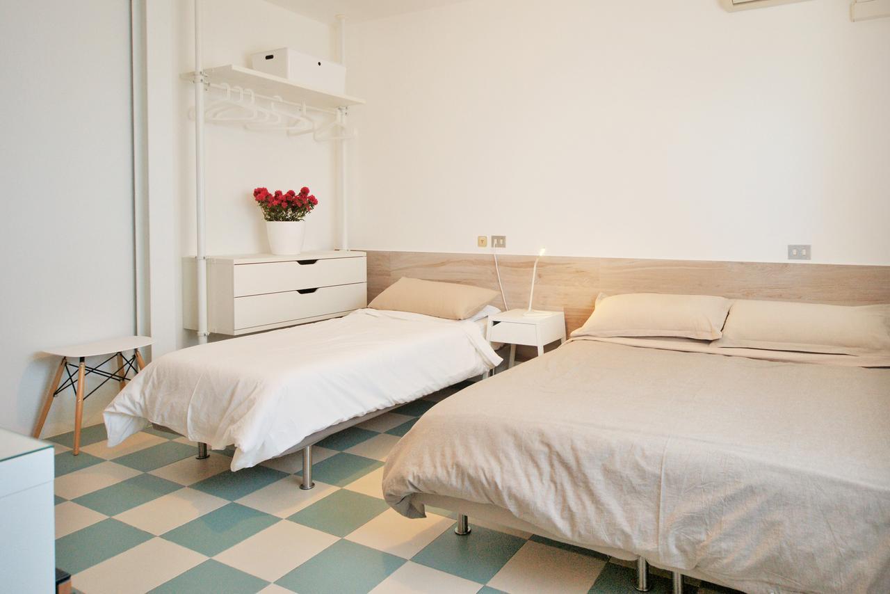 Hotel Happy Марина-ді-П'єтразанта Екстер'єр фото